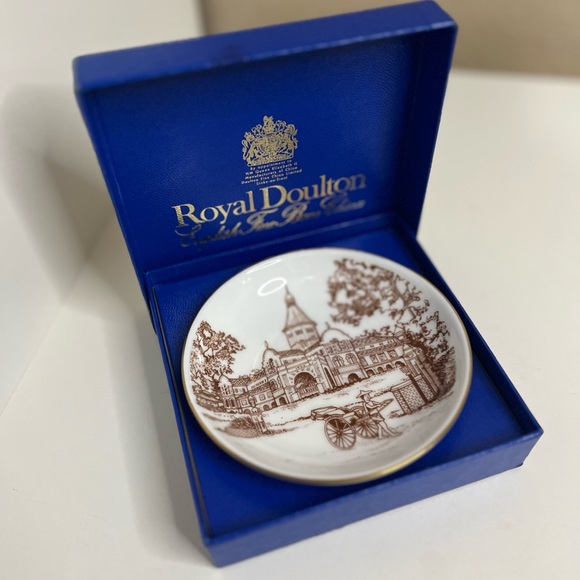 Royal Doulton Other - Royal Doulton Singapore Goodwood Park Hotel Trinket Plate w/ Box